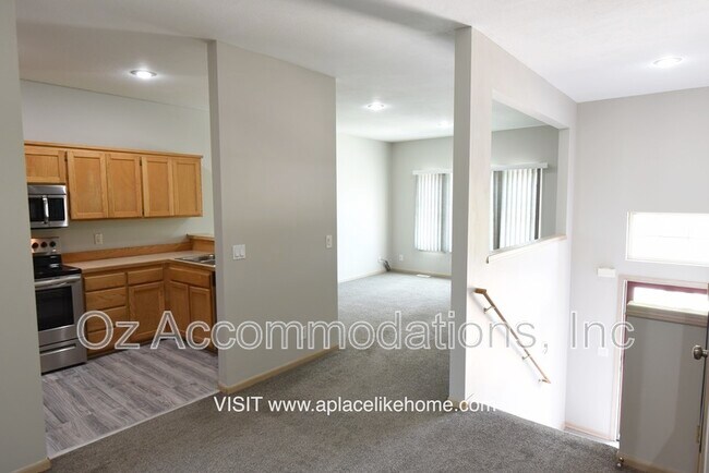 Foto del edificio - 635 S Woodson Ln