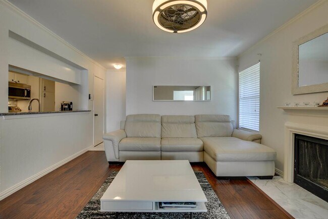 Foto del edificio - 5300 Keller Springs Rd