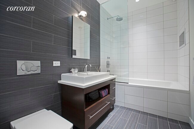 Foto del edificio - 650 6th Ave