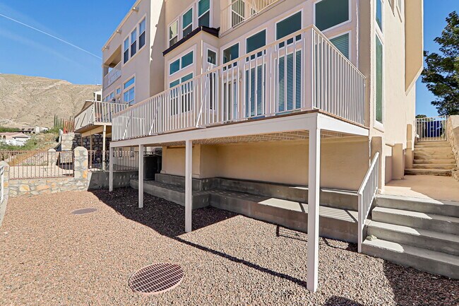 Building Photo - 4717 Excalibur Dr