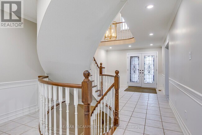 Building Photo - 1362 Pilgrims Way