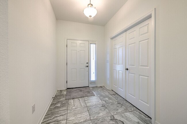 Foto del edificio - 13329 Sage Holw Ave