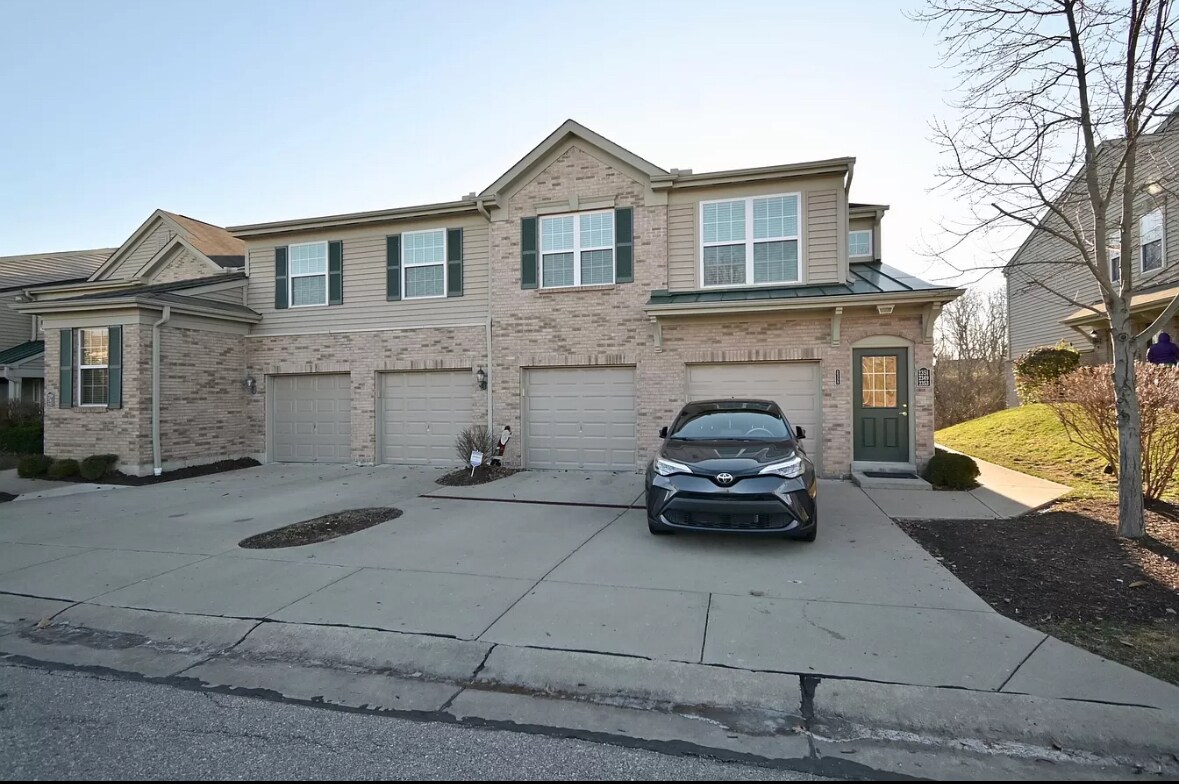 2355 Twelve Oaks Dr, Florence, KY 41042 Condo for Rent in Florence, KY
