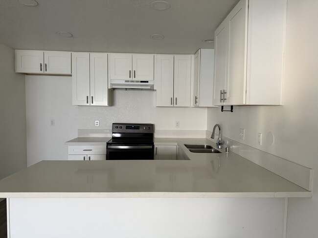 Building Photo - 433 Autumn Dr