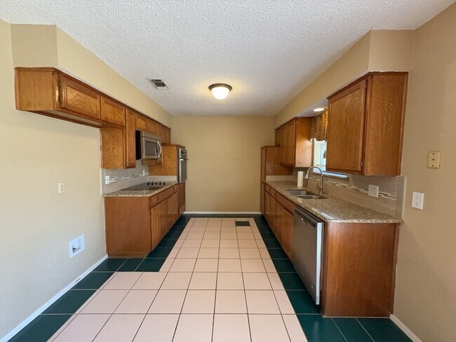 Foto del edificio - 5604 Ember Dr