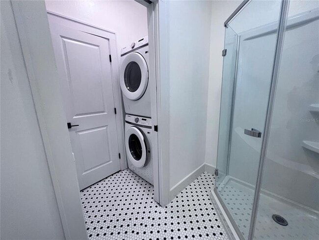 Building Photo - 204 NW 3rd St