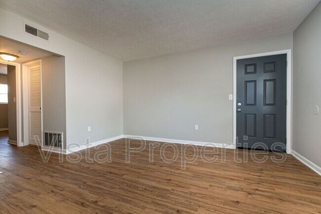 Building Photo - 4914 Saddlebrook Ln