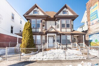 Building Photo - 525 E Main St