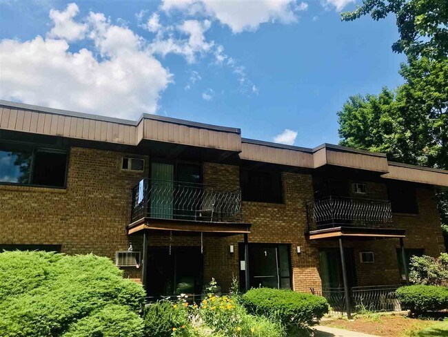 Front - 501 Brook Village Rd