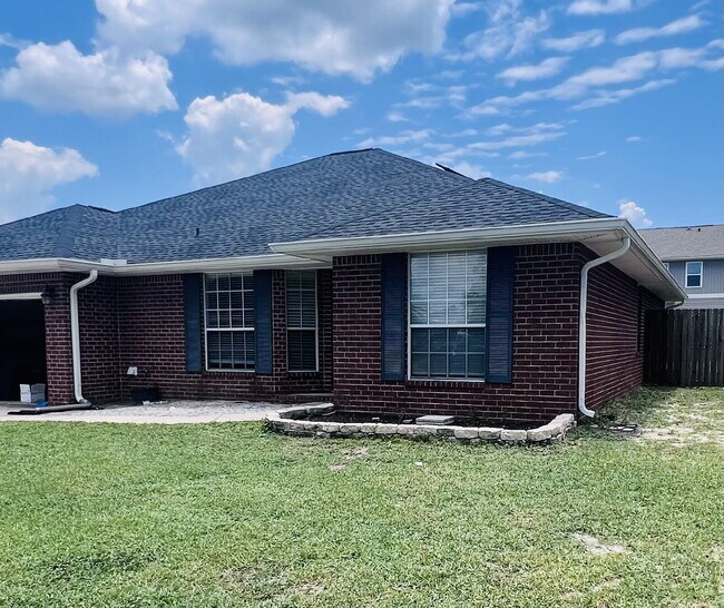 Building Photo - 203 Citadel Ln