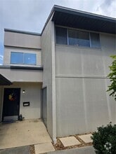 Building Photo - 1115 Longfellow Rd