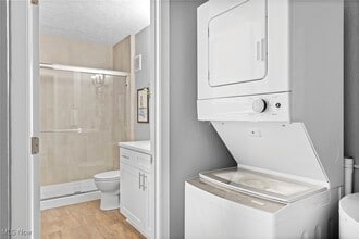 Building Photo - 10532 Clifton Blvd