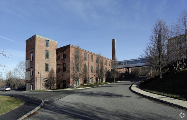 Building Photo - Residences At Riverwalk