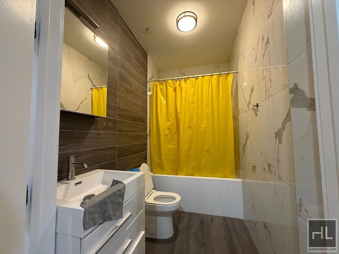 Building Photo - JACKSON AVENUE