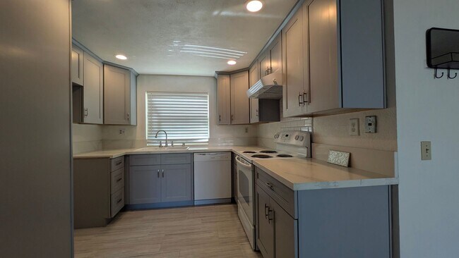 Foto del edificio - Cute two bedroom condo