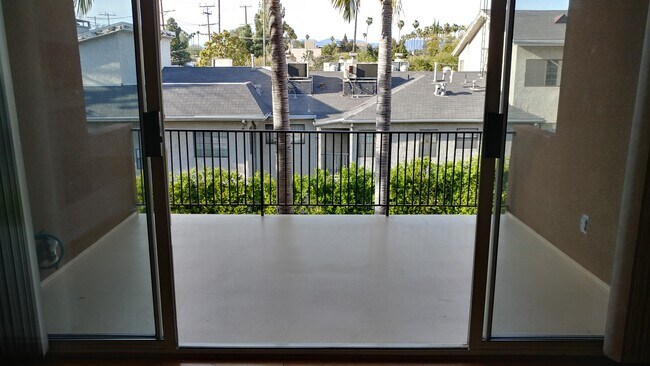 Balcony view - 4240 Fulton Ave