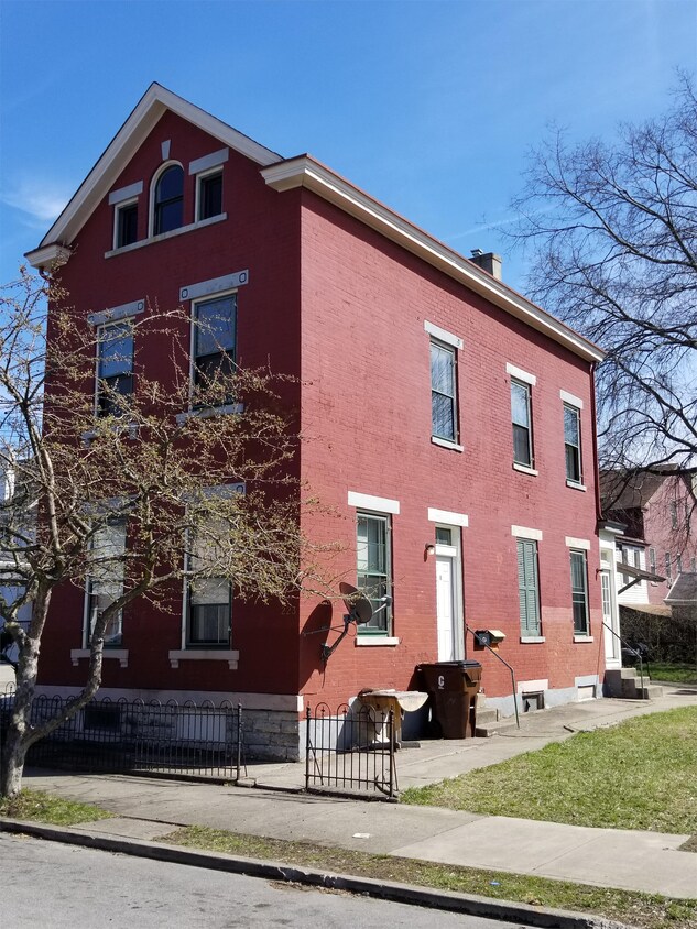 Primary Photo - 223 Bush St