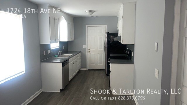 Foto del edificio - 1724 18th Ave NE