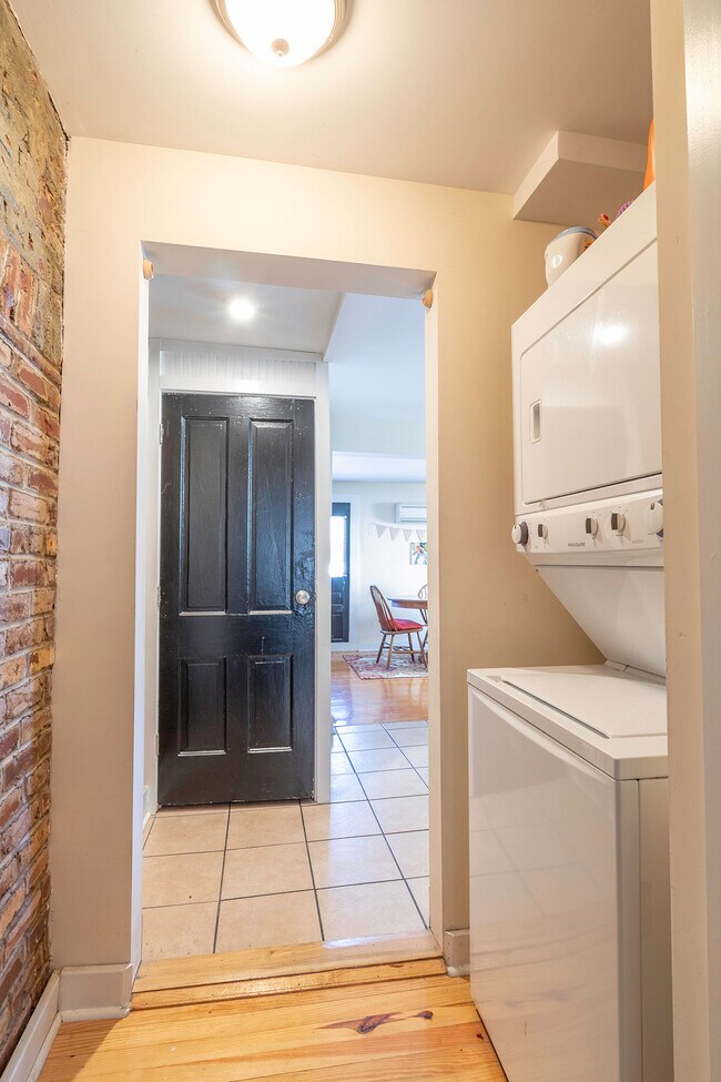 Foto del edificio - 2902 E Clay St