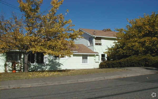 Foto del edificio - 2168 Linwood Ave