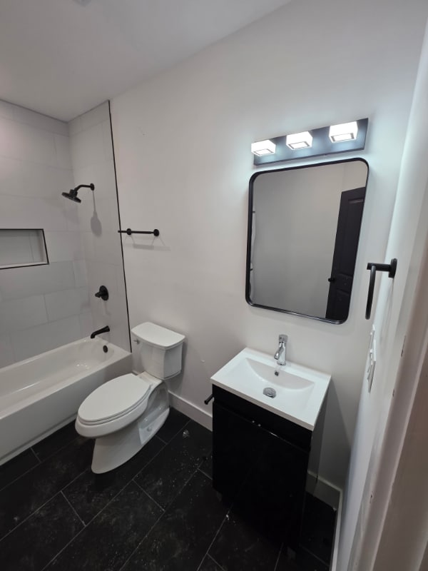 Foto del edificio - 6330 Saybrook Ave