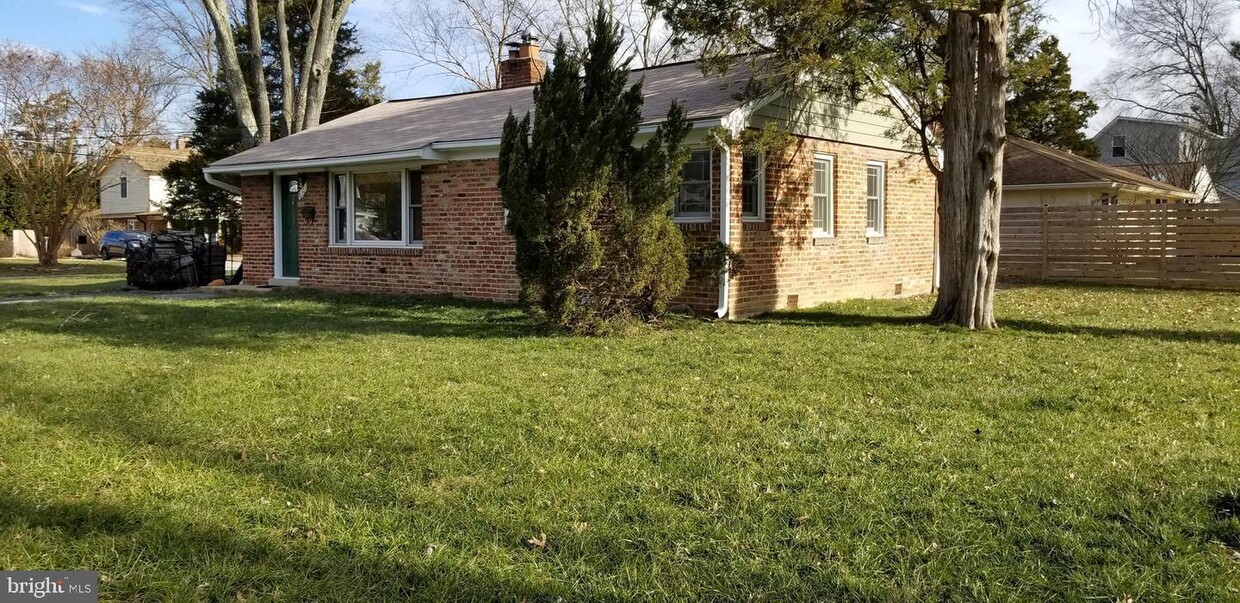 Foto principal - 8101 Carlyle Pl