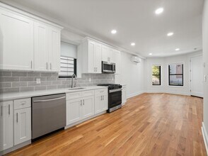 Building Photo - 858 West Side Ave