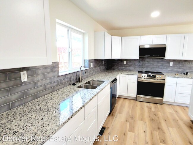 Building Photo - 5 br, 3 bath House - 2759 S Xavier Street