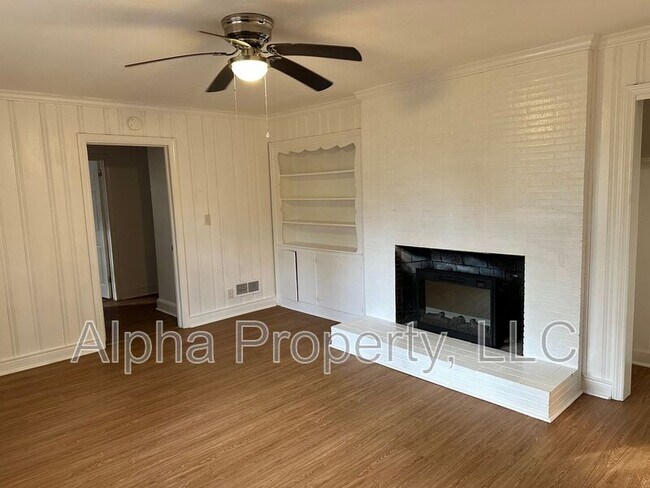 Building Photo - 4 Brownwood Dr