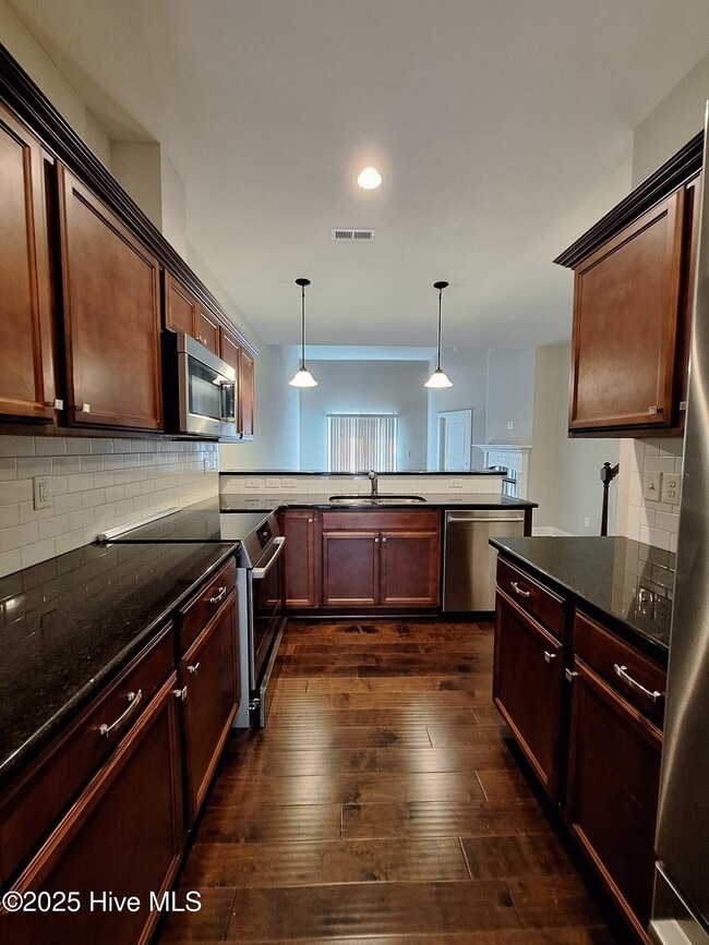 Building Photo - 1807 Fox Den Way