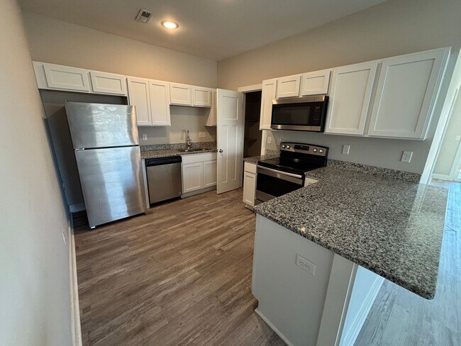 Building Photo - 2835/37 W 55th