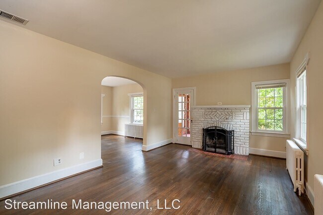 Building Photo - 4 br, 3 bath House - 6500 Utah Avenue, NW