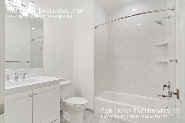 Building Photo - Ocean Views!! Second story Apartment with ...