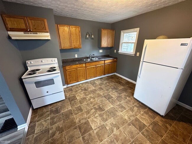Building Photo - 3 br, 1 bath House - 2357 Bancroft Street