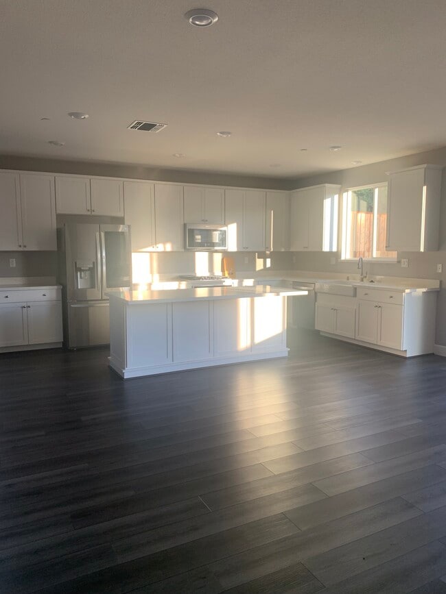 Foto del edificio - 2011 Jalen St