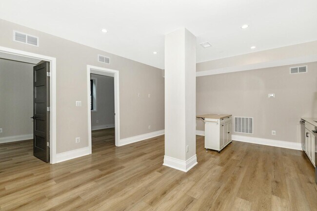 Foto del edificio - 204 Broadway St