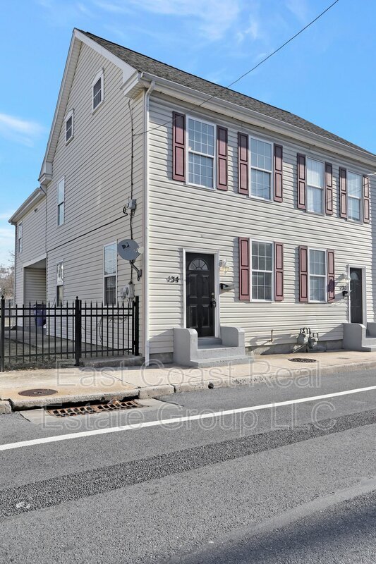 Building Photo - 134 East Ave