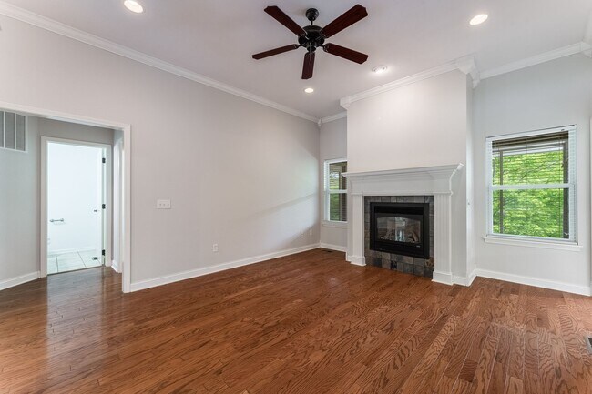 Foto del edificio - Spacious Bella Vista Retreat with Sunlit I...