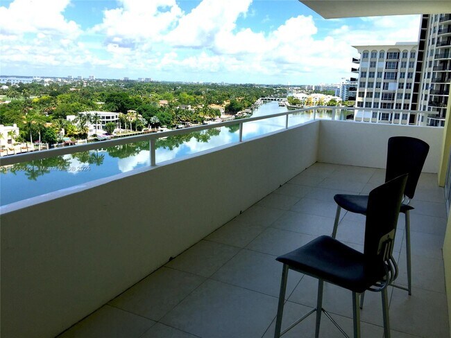 Foto del edificio - 5600 Collins Ave