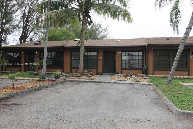 Building Photo - 10351 Juniper Ct