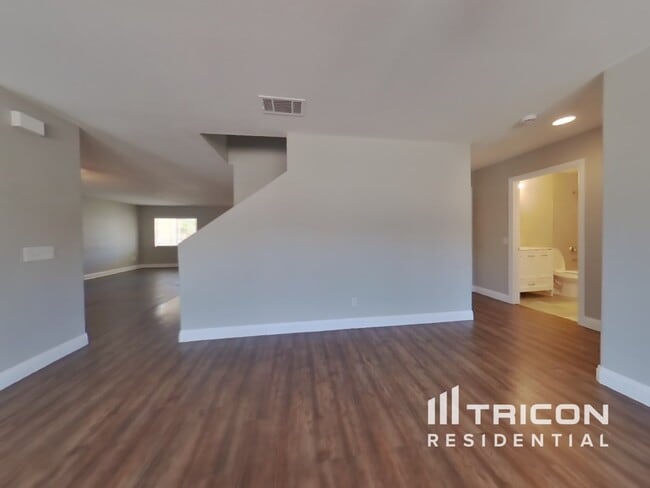 Building Photo - 13052 Cerritos Ct