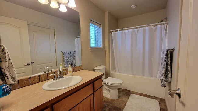 Foto del edificio - 9406 Majestia Ln