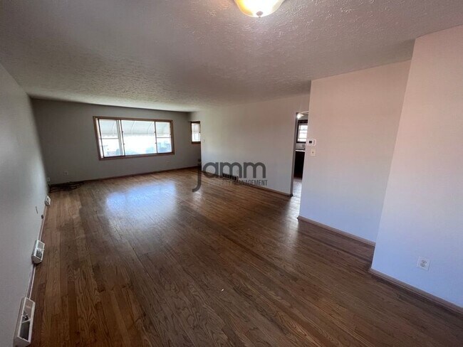 Foto del edificio - 540 E 208th St