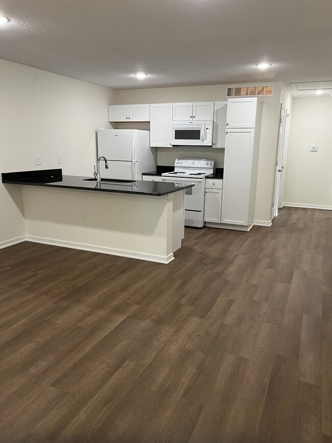 Building Photo - 217 Polk St