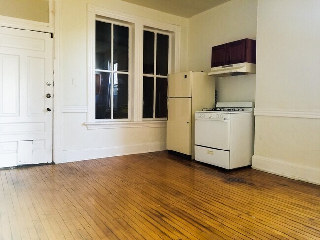 Building Photo - 3462 W North Ave