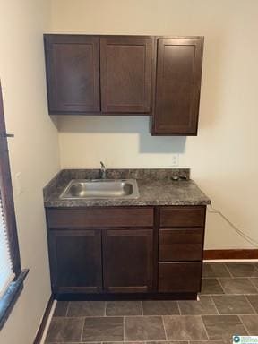 Building Photo - 1030 Center St