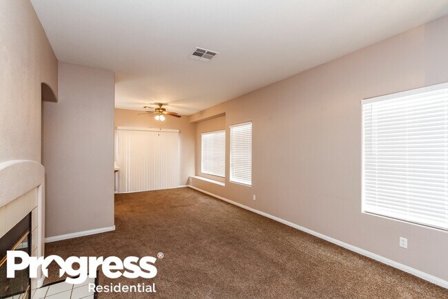 Foto del edificio - 1070 Warm Canyon Way