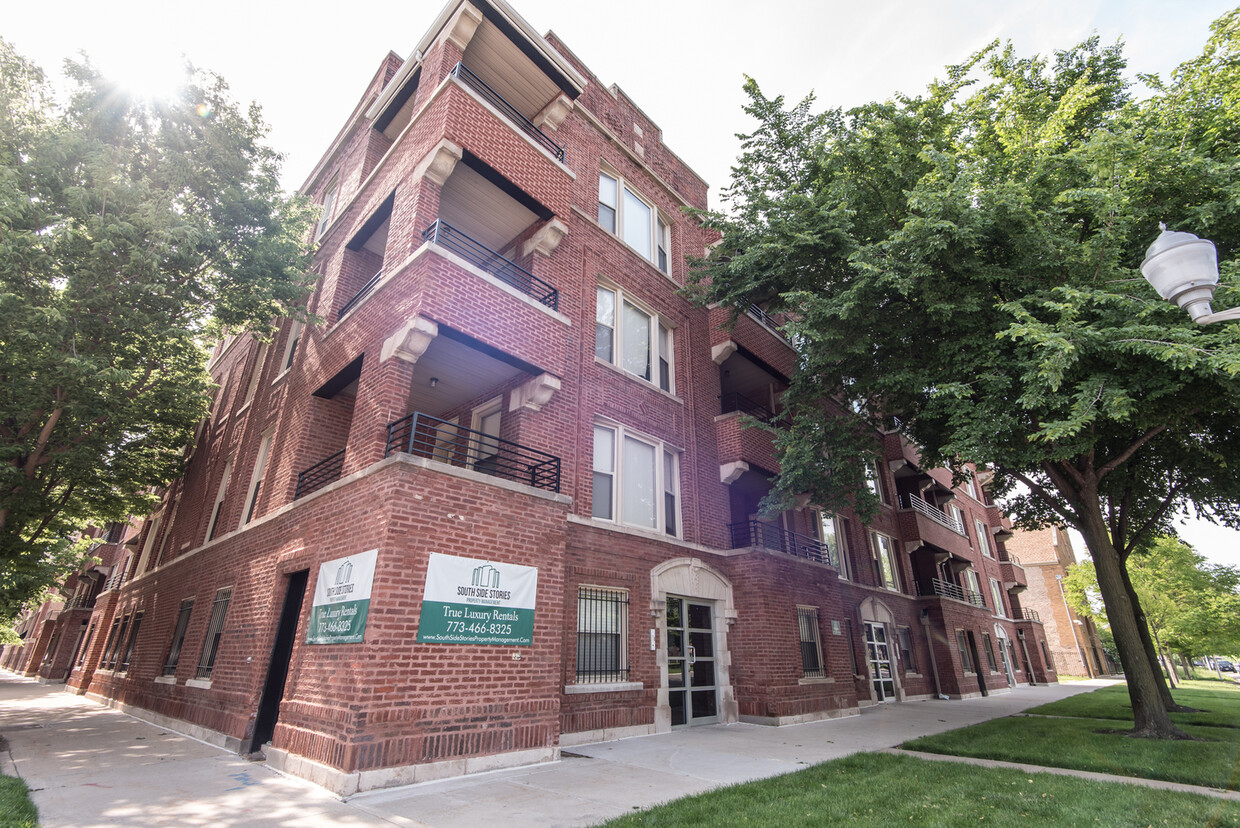 Primary Photo - 4354 S Prairie Ave