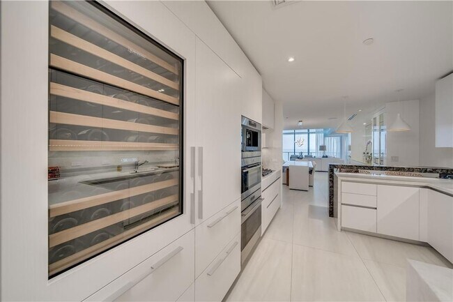 Foto del edificio - 2200 N Ocean Blvd