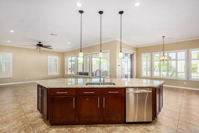 Building Photo - Stunning 4 bedroom 2.5 bath in Village at ...